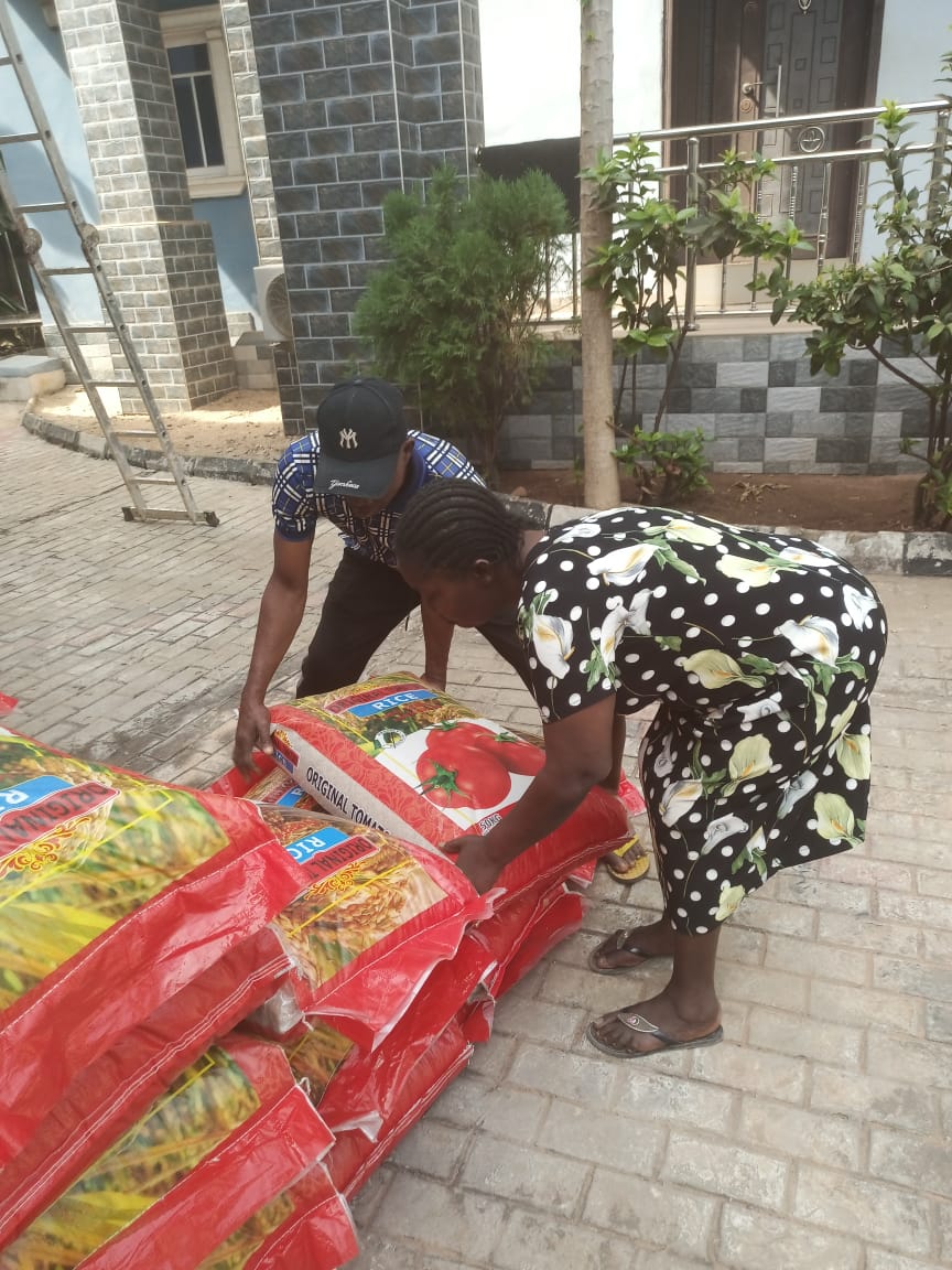 Food drive distribution by the Ojemba and Sam Foundation
