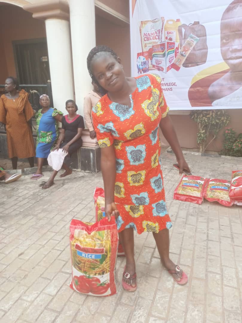 Food drive distribution by the Ojemba and Sam Foundation