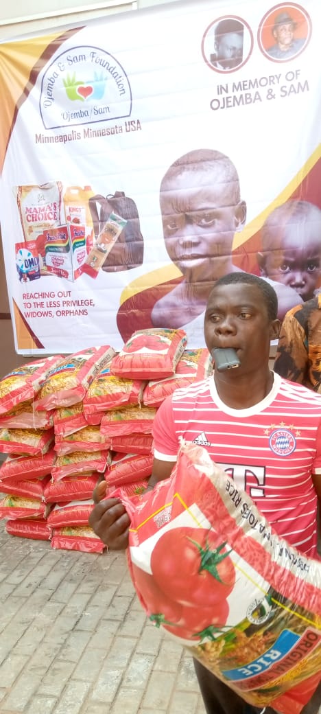 Food drive distribution by the Ojemba and Sam Foundation
