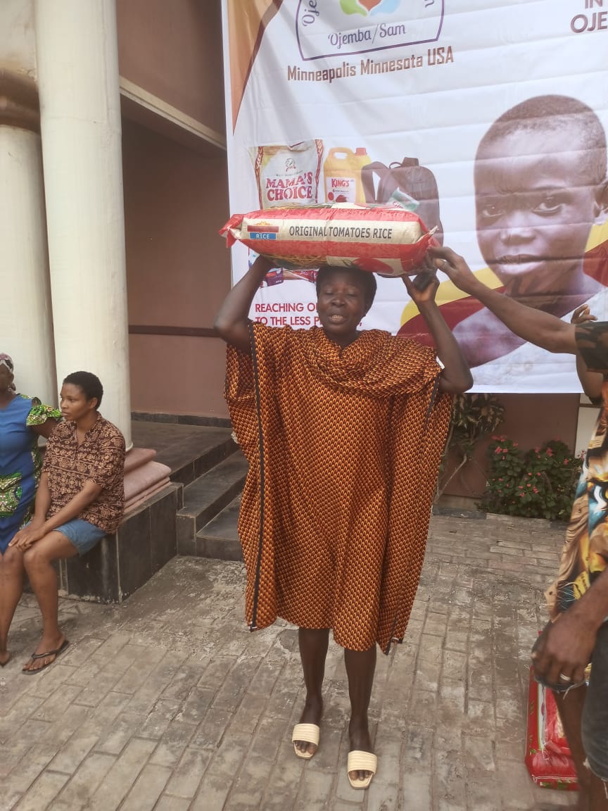 Food drive distribution by the Ojemba and Sam Foundation