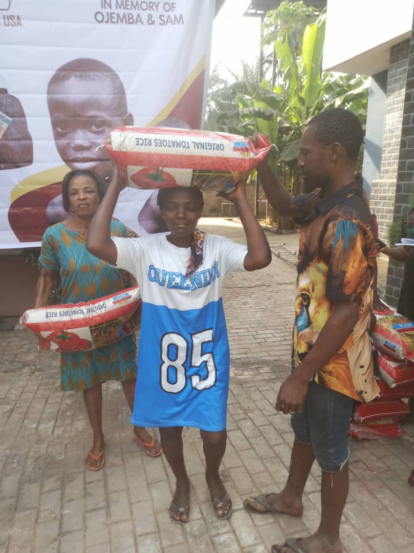 Food drive distribution by the Ojemba and Sam Foundation