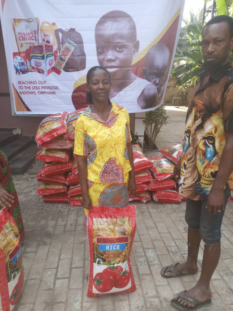Food drive distribution by the Ojemba and Sam Foundation