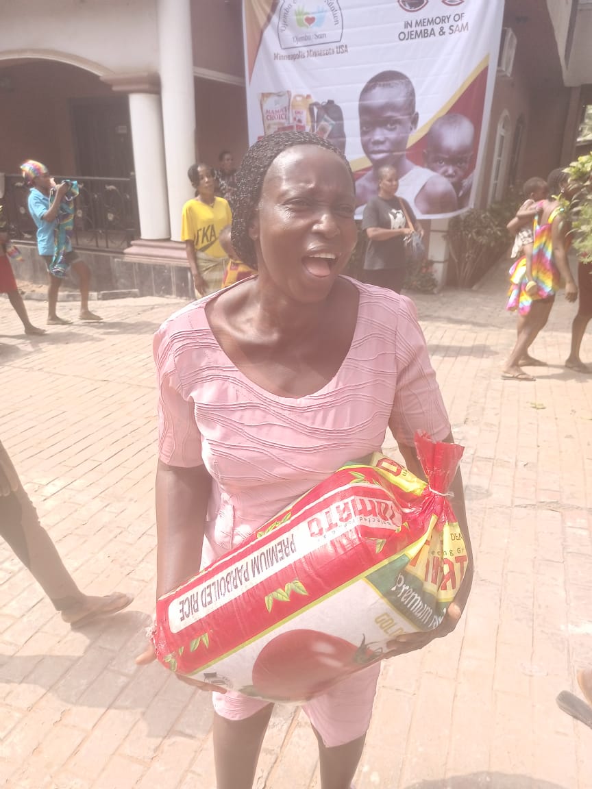Food drive distribution by the Ojemba and Sam Foundation