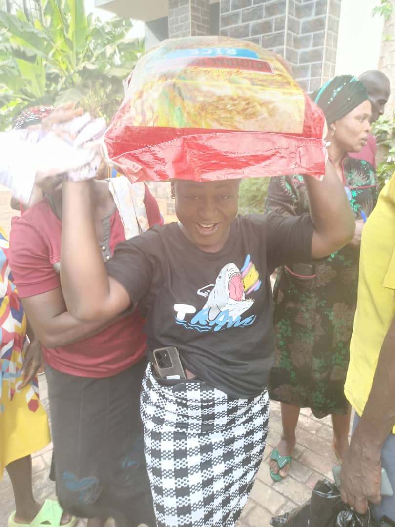 Food drive distribution by the Ojemba and Sam Foundation
