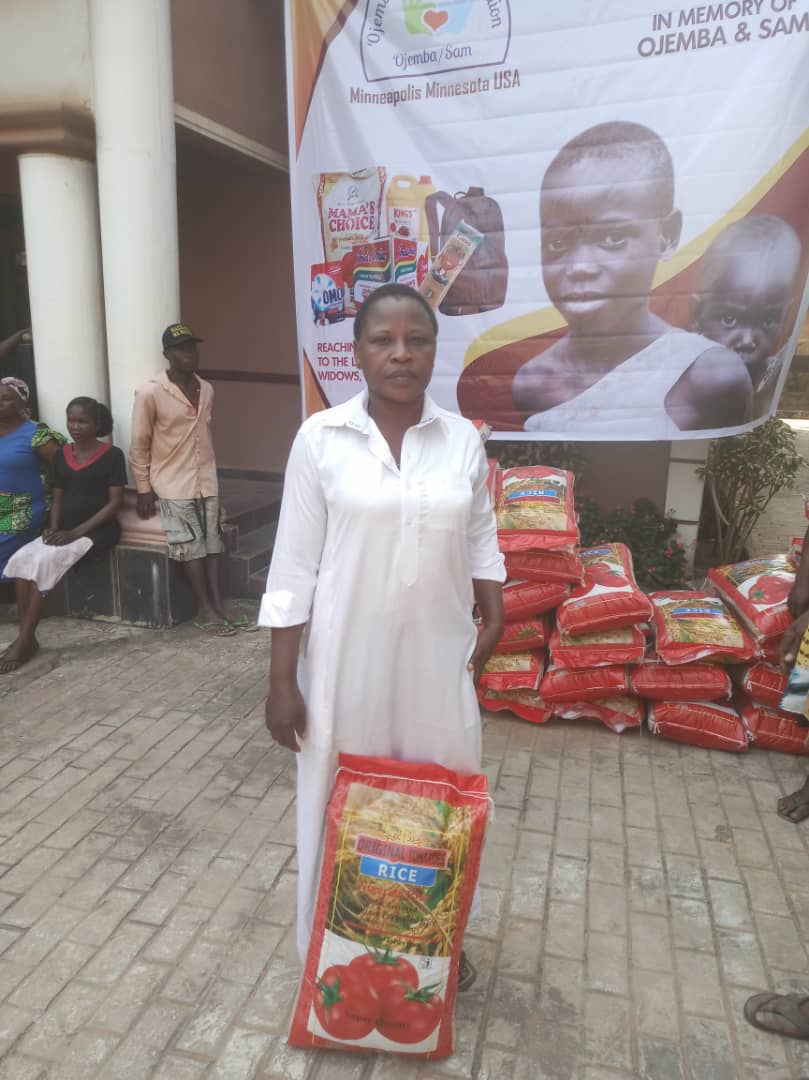Food drive distribution by the Ojemba and Sam Foundation