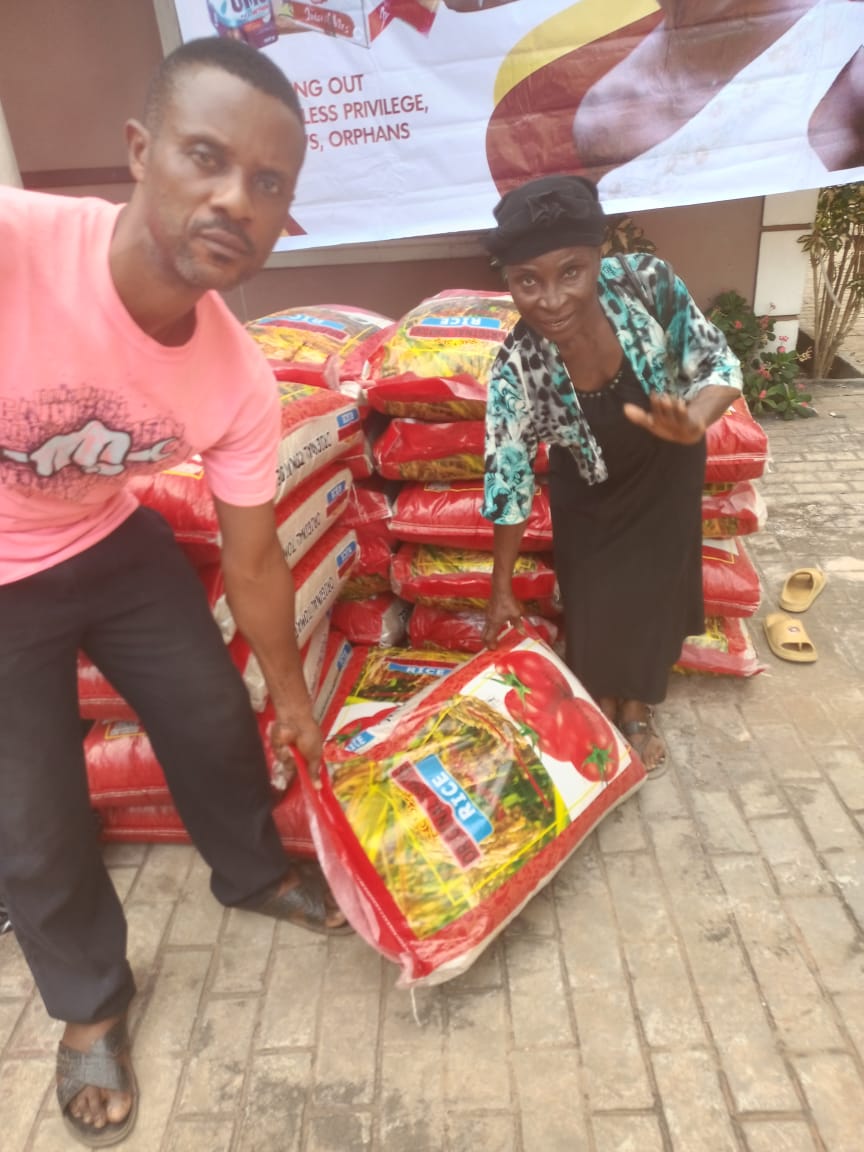 Food drive distribution by the Ojemba and Sam Foundation