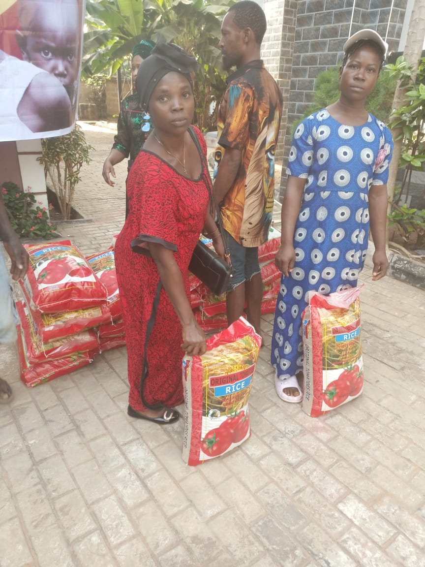 Food drive distribution by the Ojemba and Sam Foundation