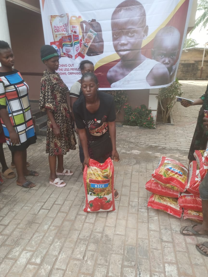 Food drive distribution by the Ojemba and Sam Foundation