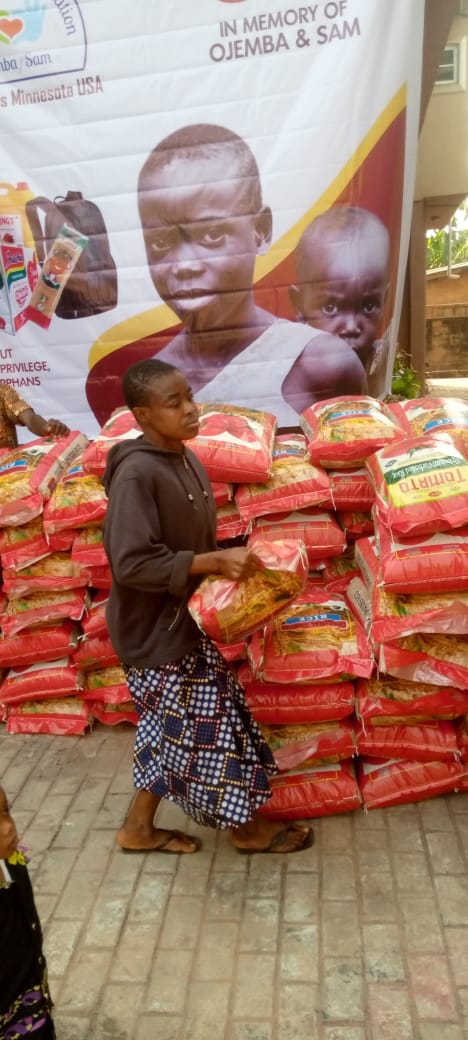 Food drive distribution by the Ojemba and Sam Foundation