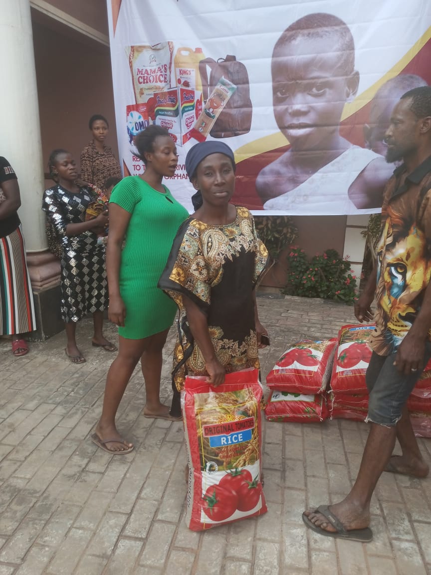 Food drive distribution by the Ojemba and Sam Foundation