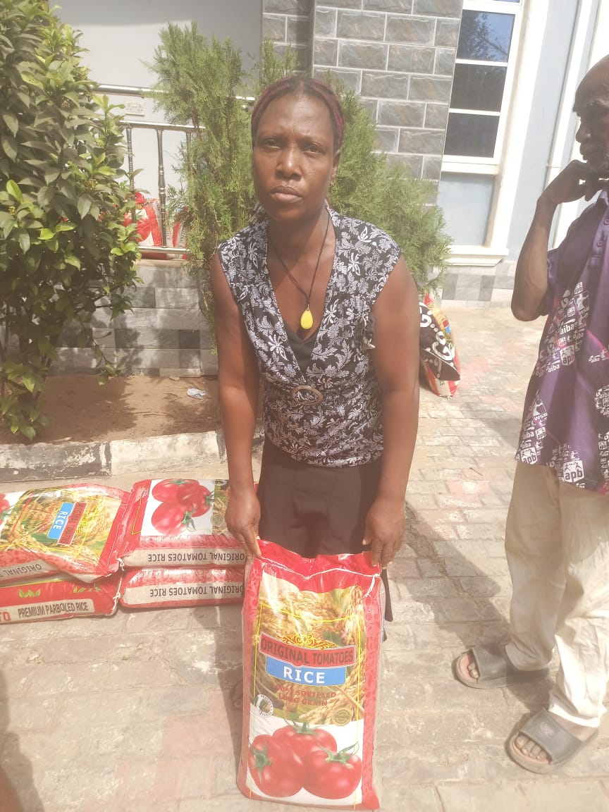 Food drive distribution by the Ojemba and Sam Foundation