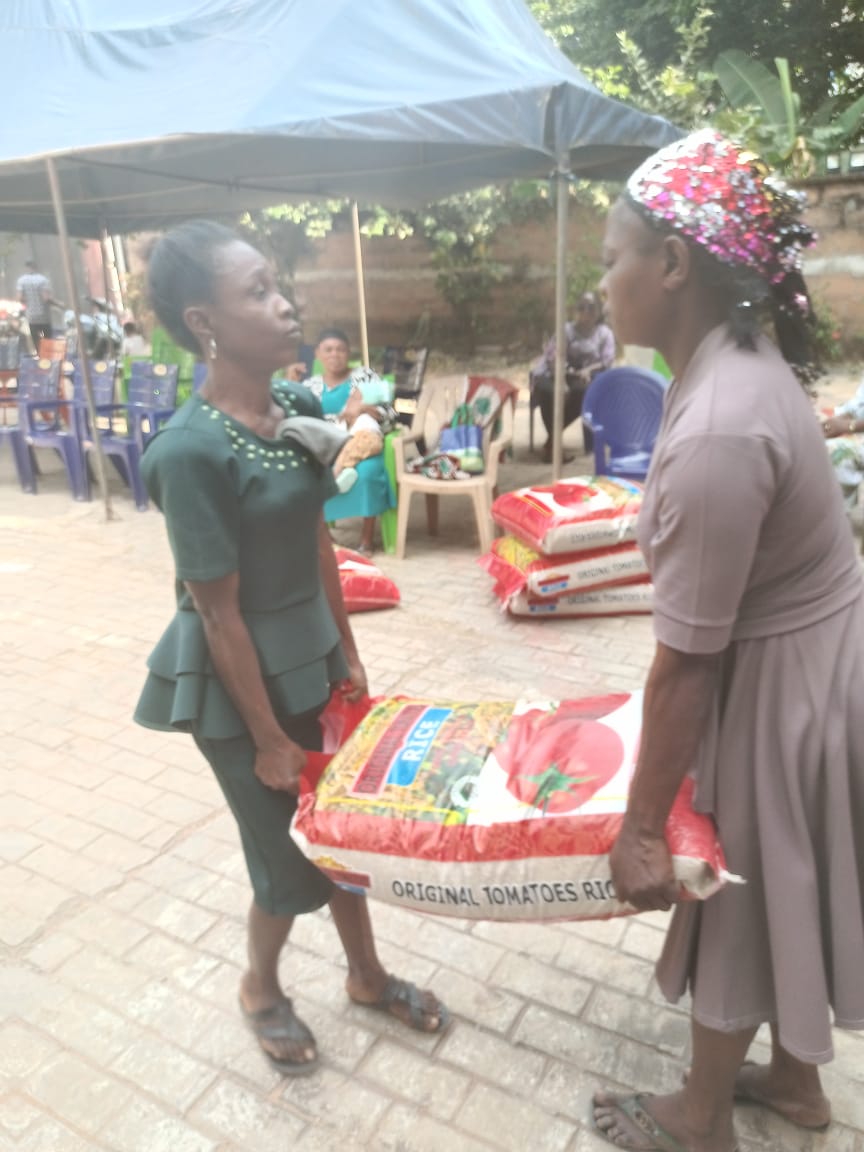 Food drive distribution by the Ojemba and Sam Foundation