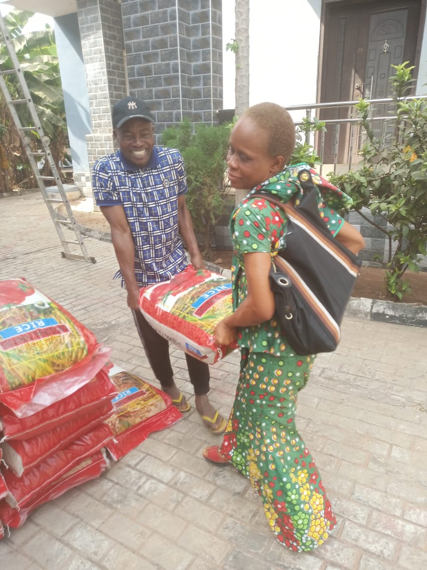 Food drive distribution by the Ojemba and Sam Foundation