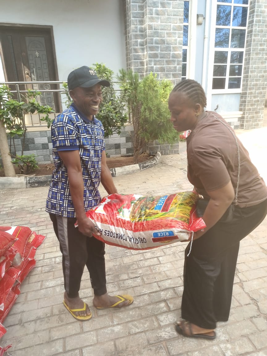 Food drive distribution by the Ojemba and Sam Foundation