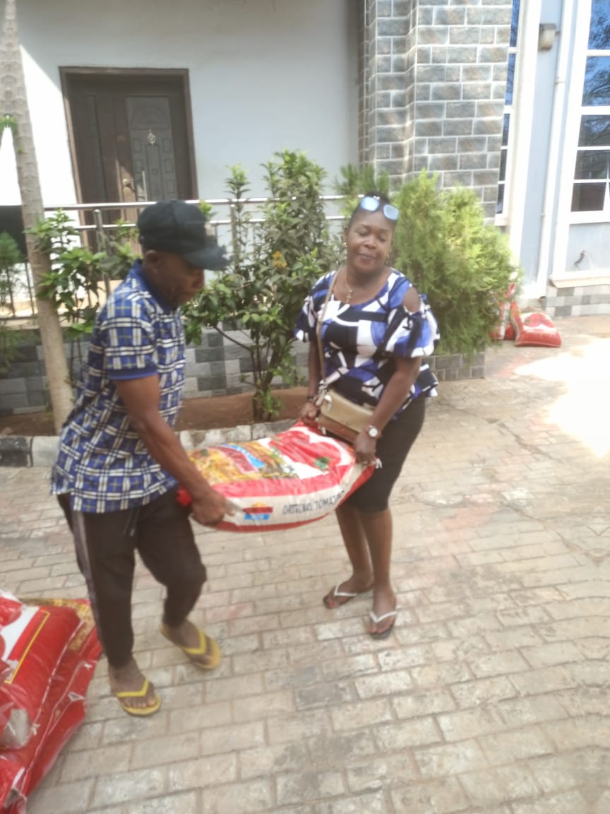 Food drive distribution by the Ojemba and Sam Foundation