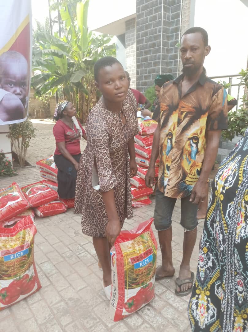 Food drive distribution by the Ojemba and Sam Foundation