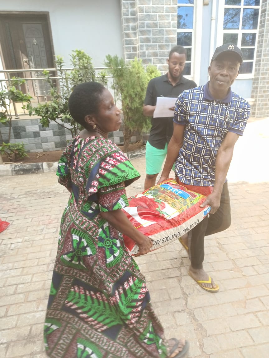 Food drive distribution by the Ojemba and Sam Foundation
