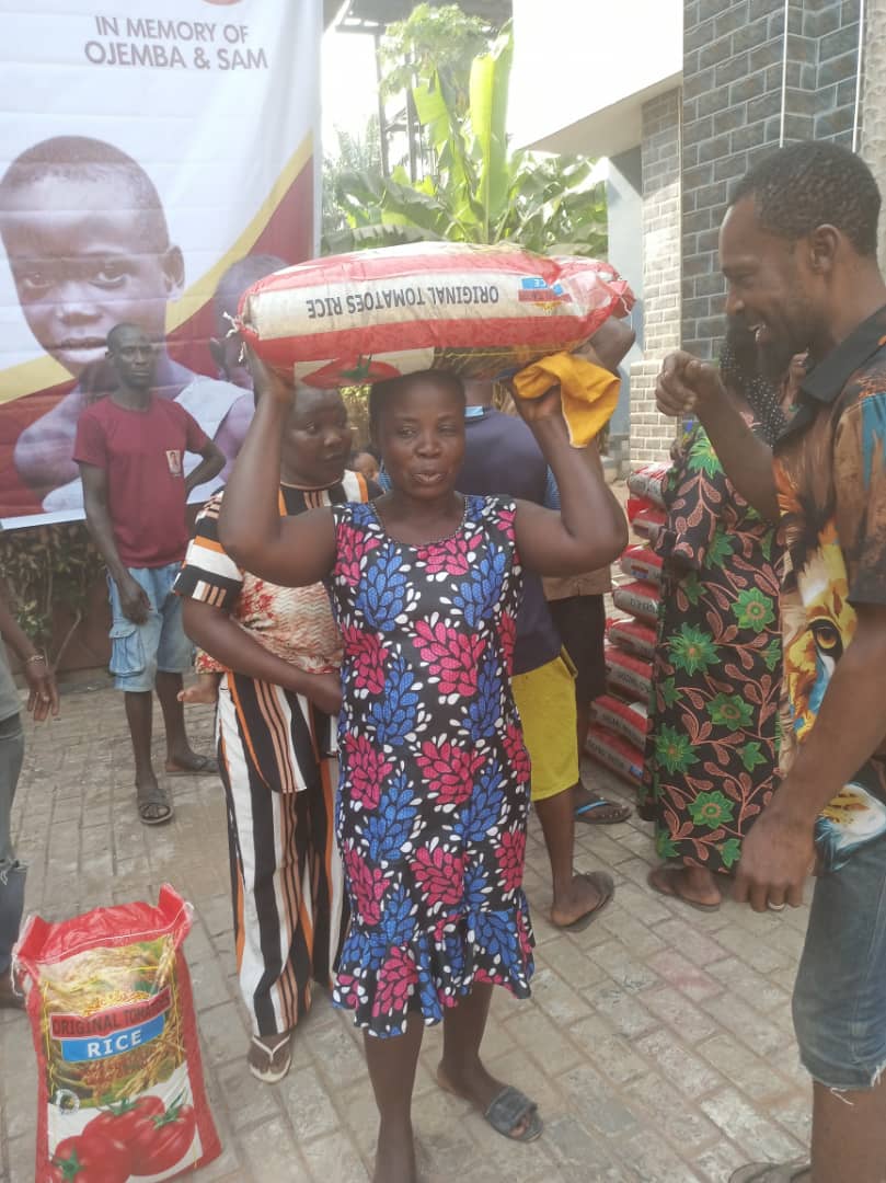 Food drive distribution by the Ojemba and Sam Foundation