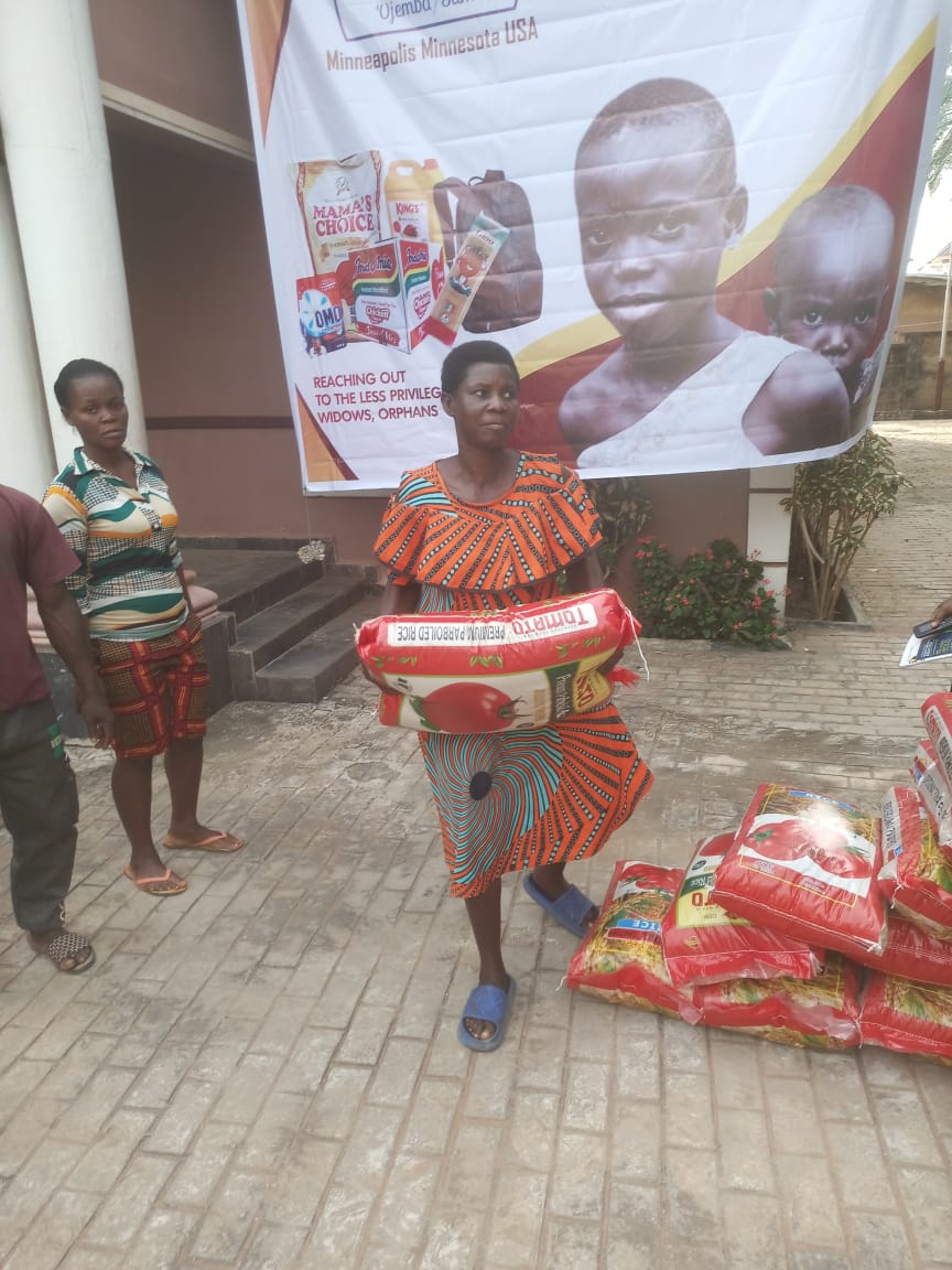 Food drive distribution by the Ojemba and Sam Foundation