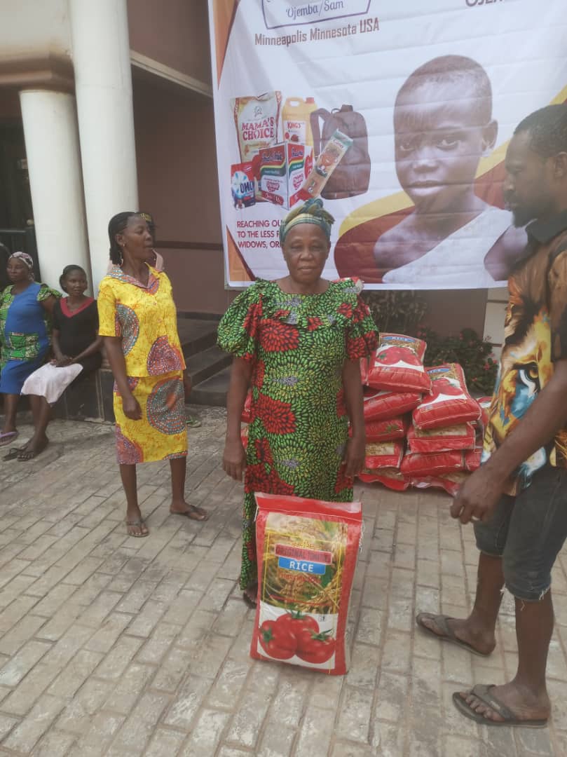 Food drive distribution by the Ojemba and Sam Foundation