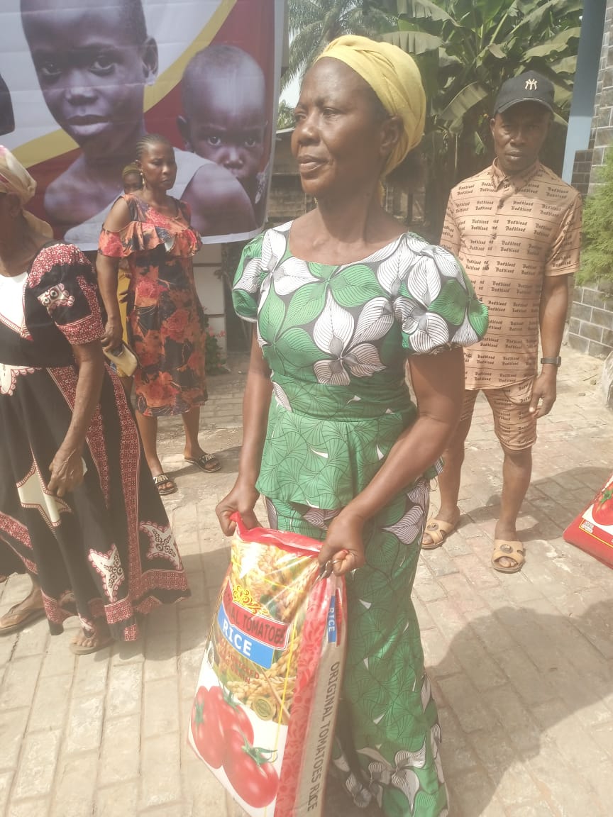 Food drive distribution by the Ojemba and Sam Foundation