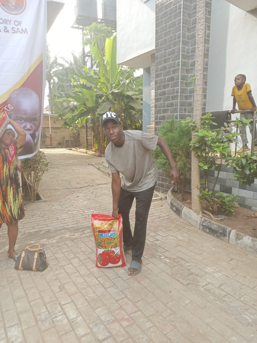 Food drive distribution by the Ojemba and Sam Foundation