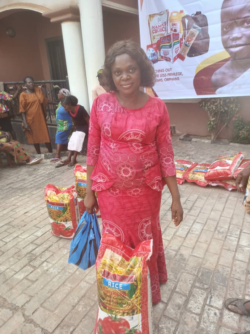 Food drive distribution by the Ojemba and Sam Foundation