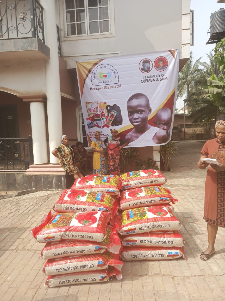 Food drive distribution by the Ojemba and Sam Foundation