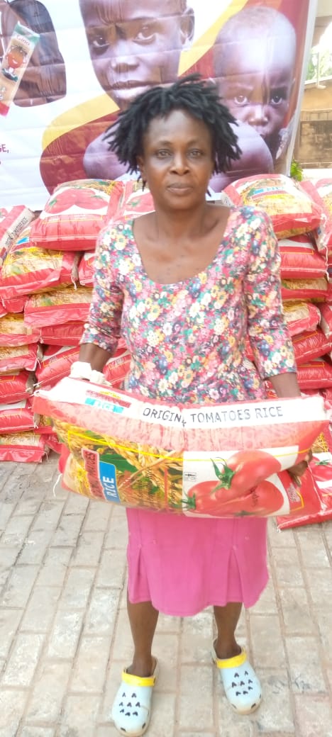 Food drive distribution by the Ojemba and Sam Foundation