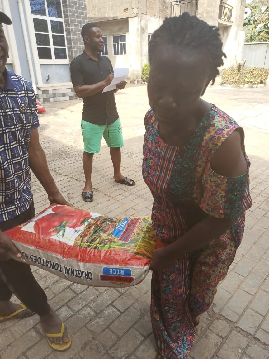 Food drive distribution by the Ojemba and Sam Foundation