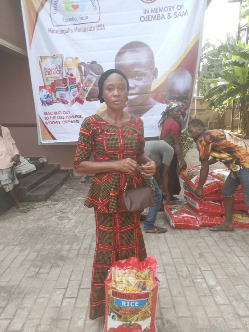 Food drive distribution by the Ojemba and Sam Foundation
