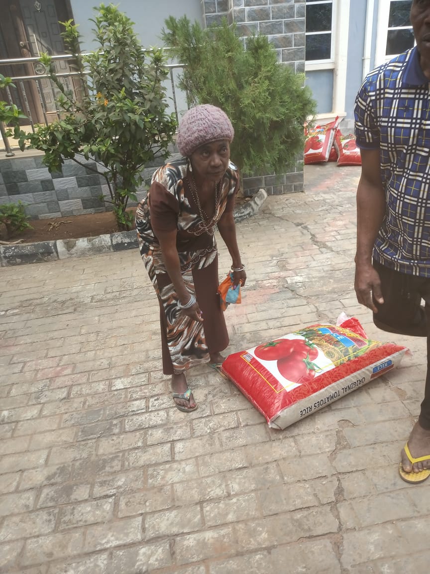 Food drive distribution by the Ojemba and Sam Foundation