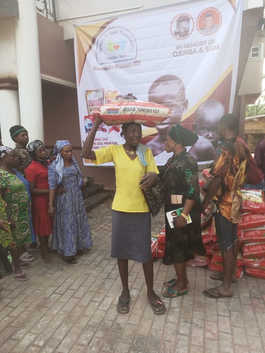 Food drive distribution by the Ojemba and Sam Foundation