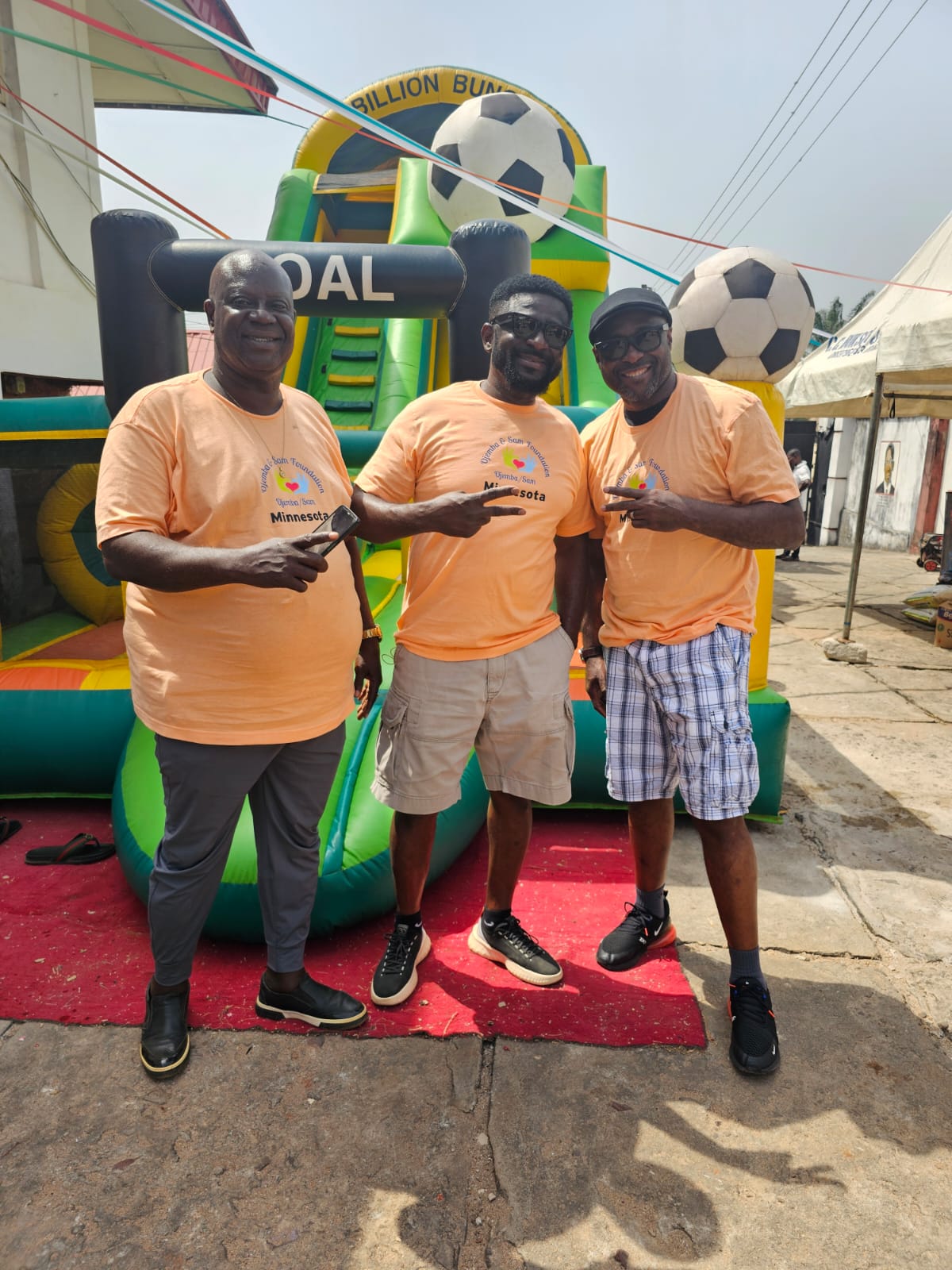 Food drive distribution by the Ojemba and Sam Foundation