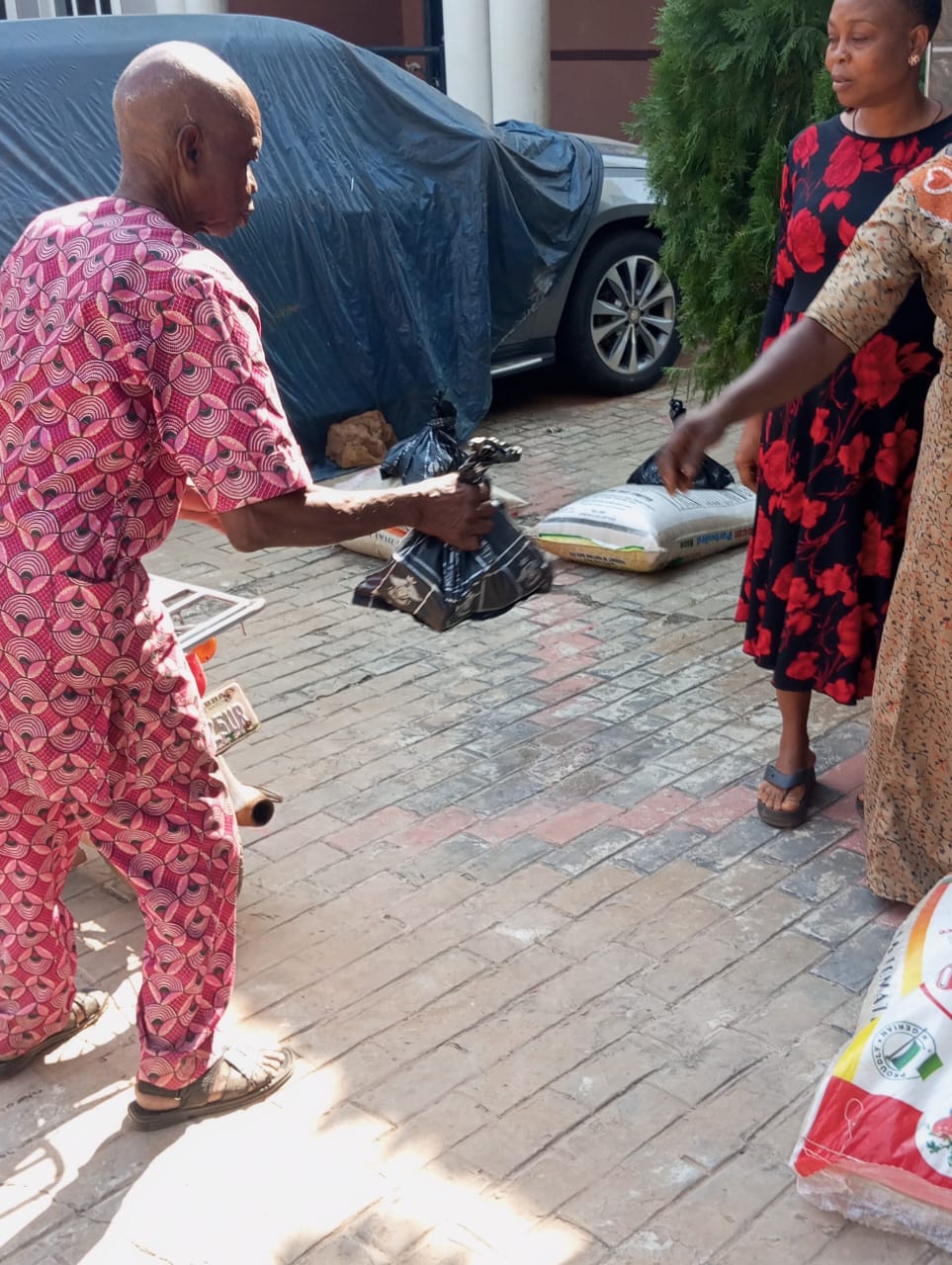 Food drive distribution by the Ojemba and Sam Foundation