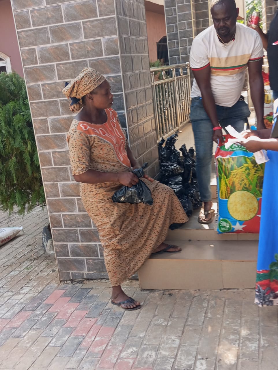 Food drive distribution by the Ojemba and Sam Foundation