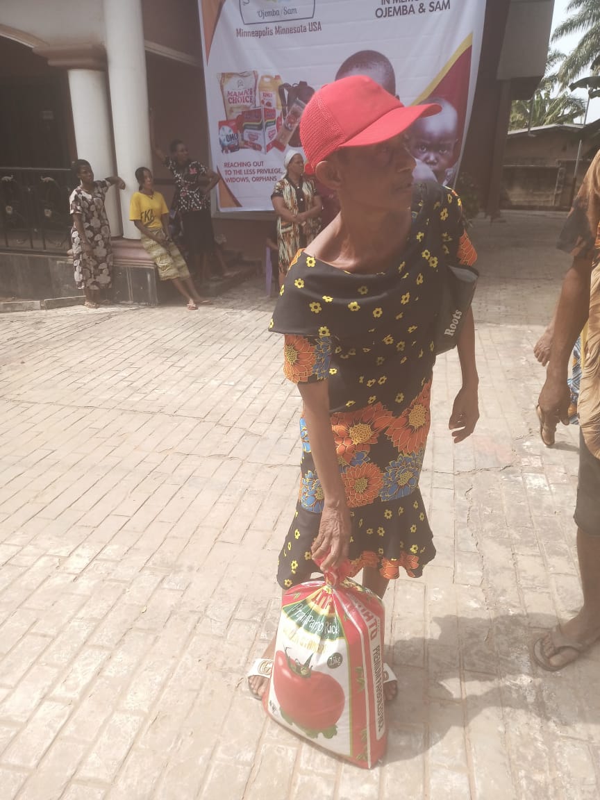 Food drive distribution by the Ojemba and Sam Foundation