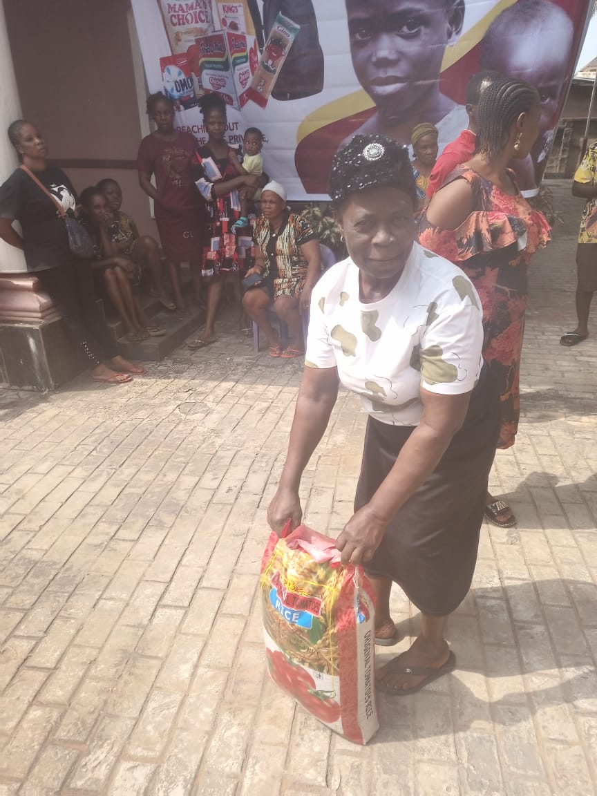 Food drive distribution by the Ojemba and Sam Foundation