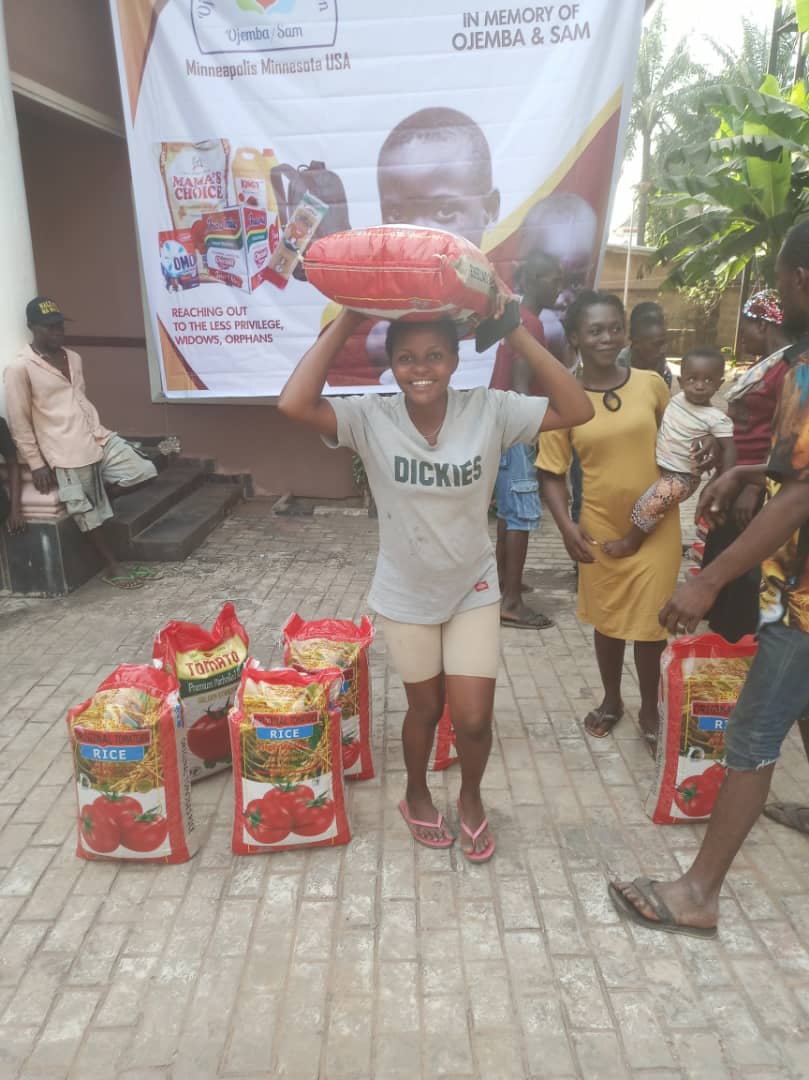 Food drive distribution by the Ojemba and Sam Foundation