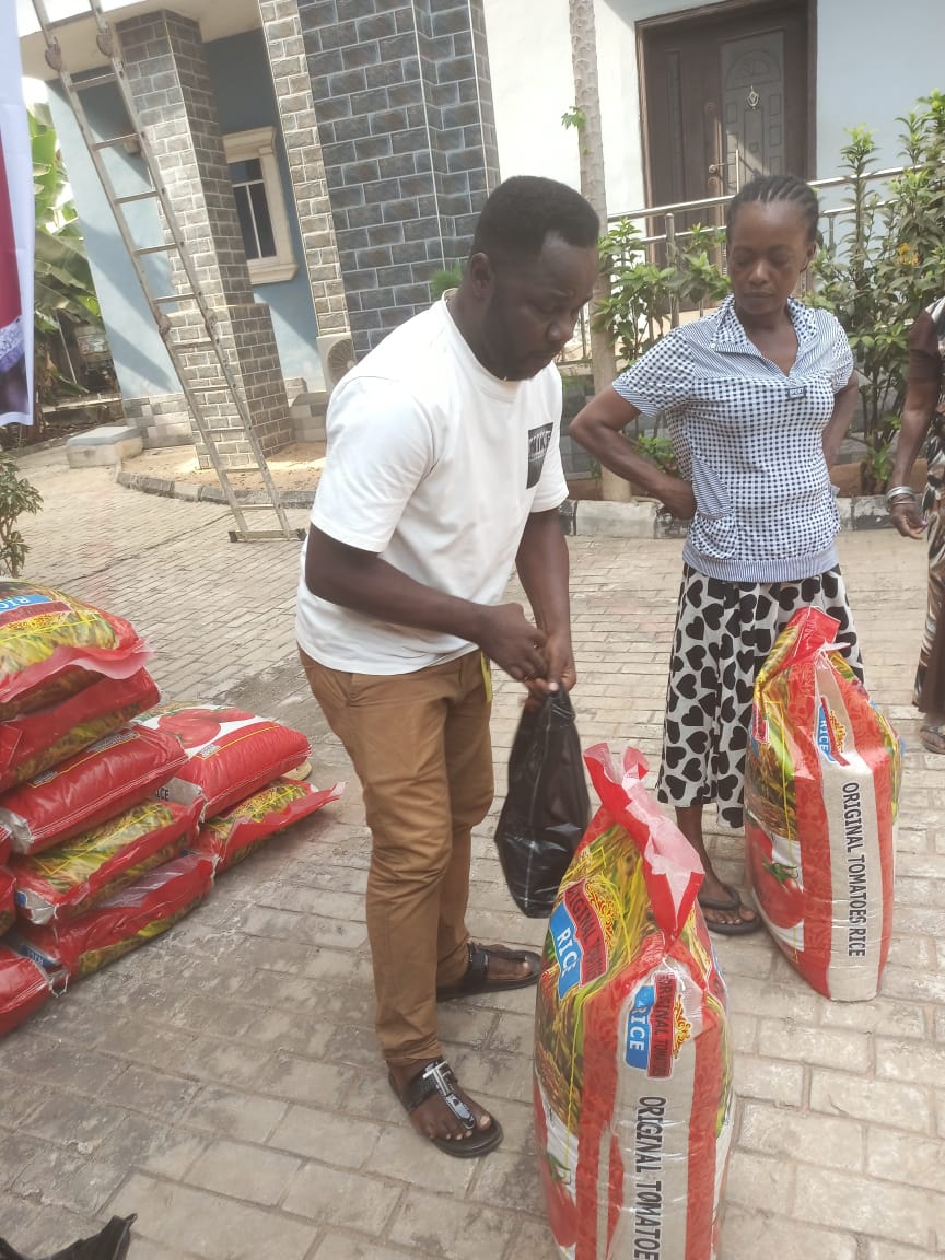 Food drive distribution by the Ojemba and Sam Foundation
