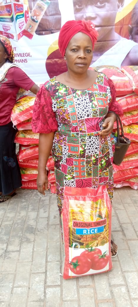 Food drive distribution by the Ojemba and Sam Foundation