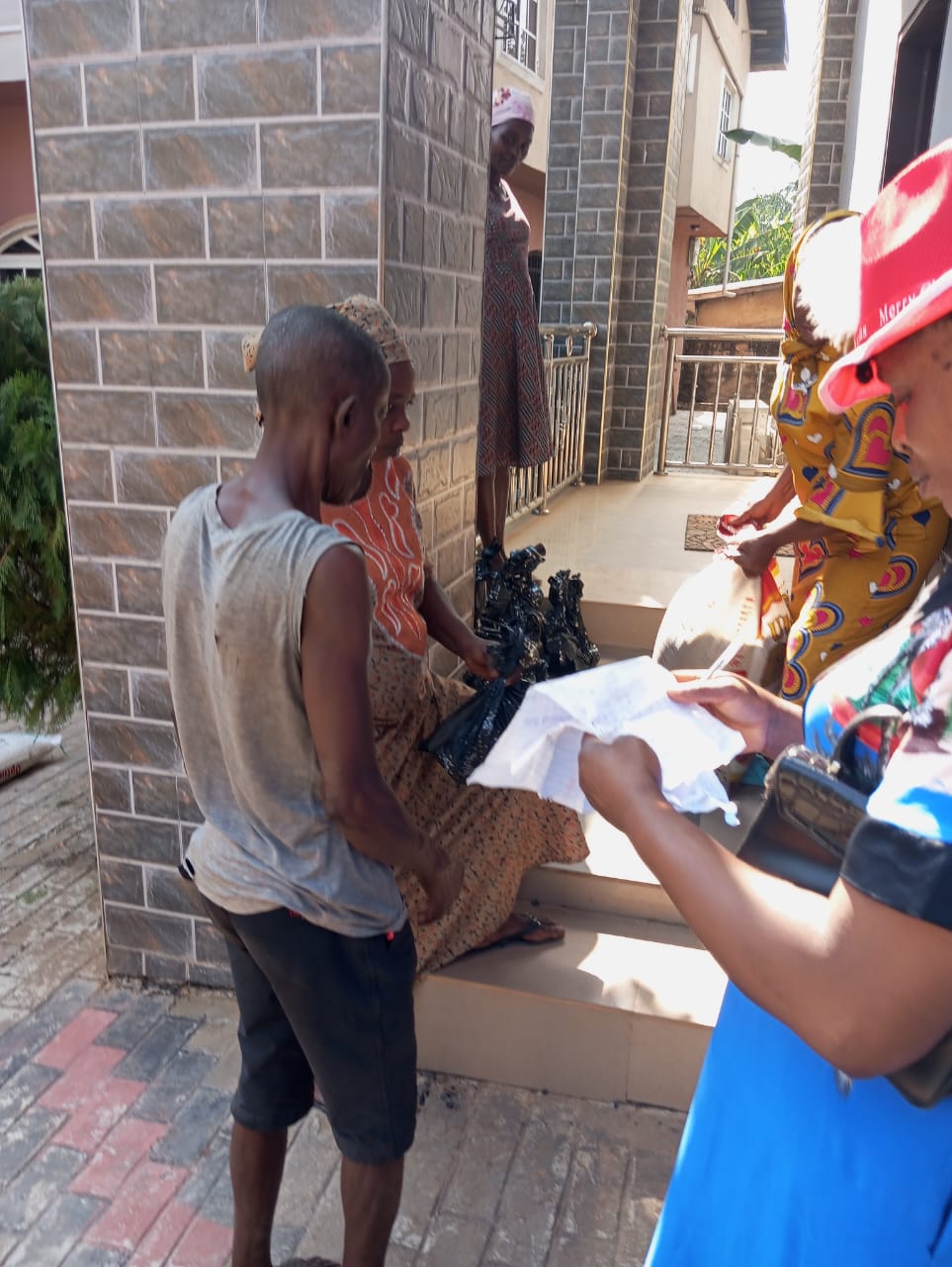 Food drive distribution by the Ojemba and Sam Foundation
