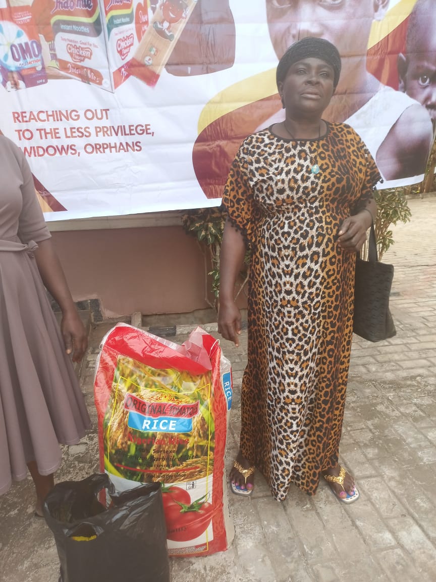Food drive distribution by the Ojemba and Sam Foundation