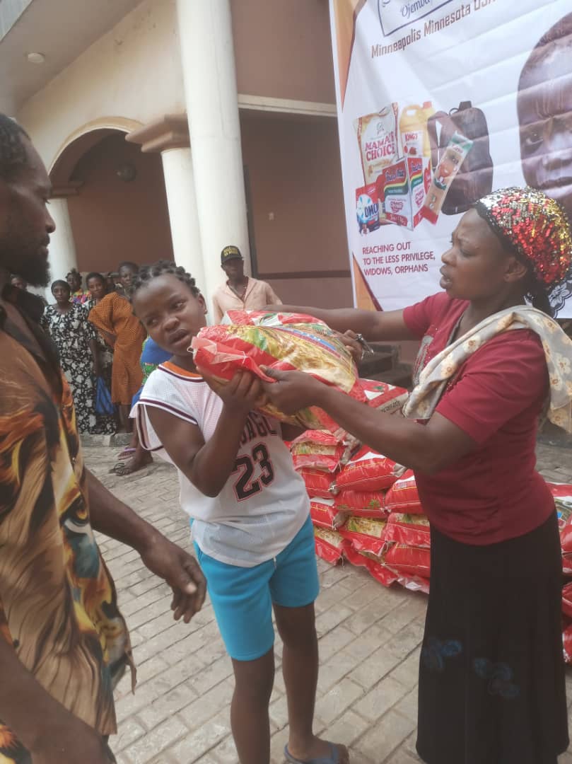 Food drive distribution by the Ojemba and Sam Foundation