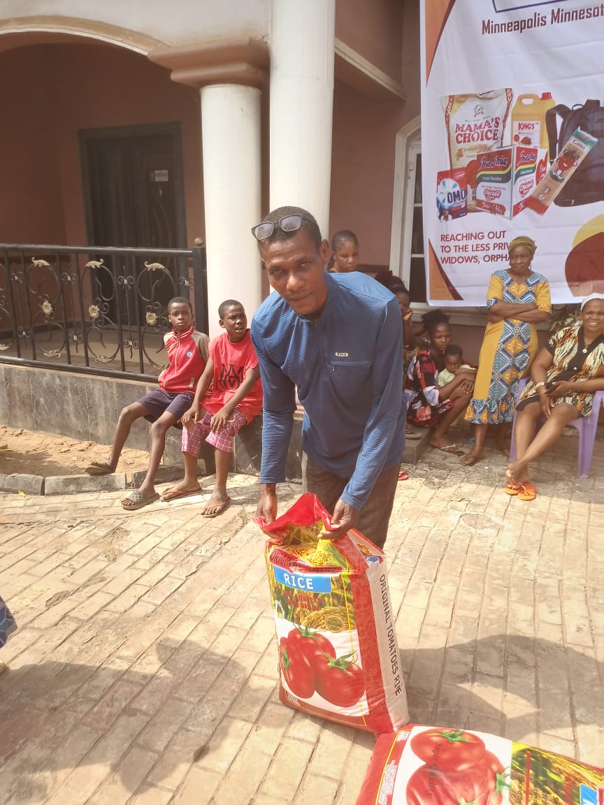Food drive distribution by the Ojemba and Sam Foundation