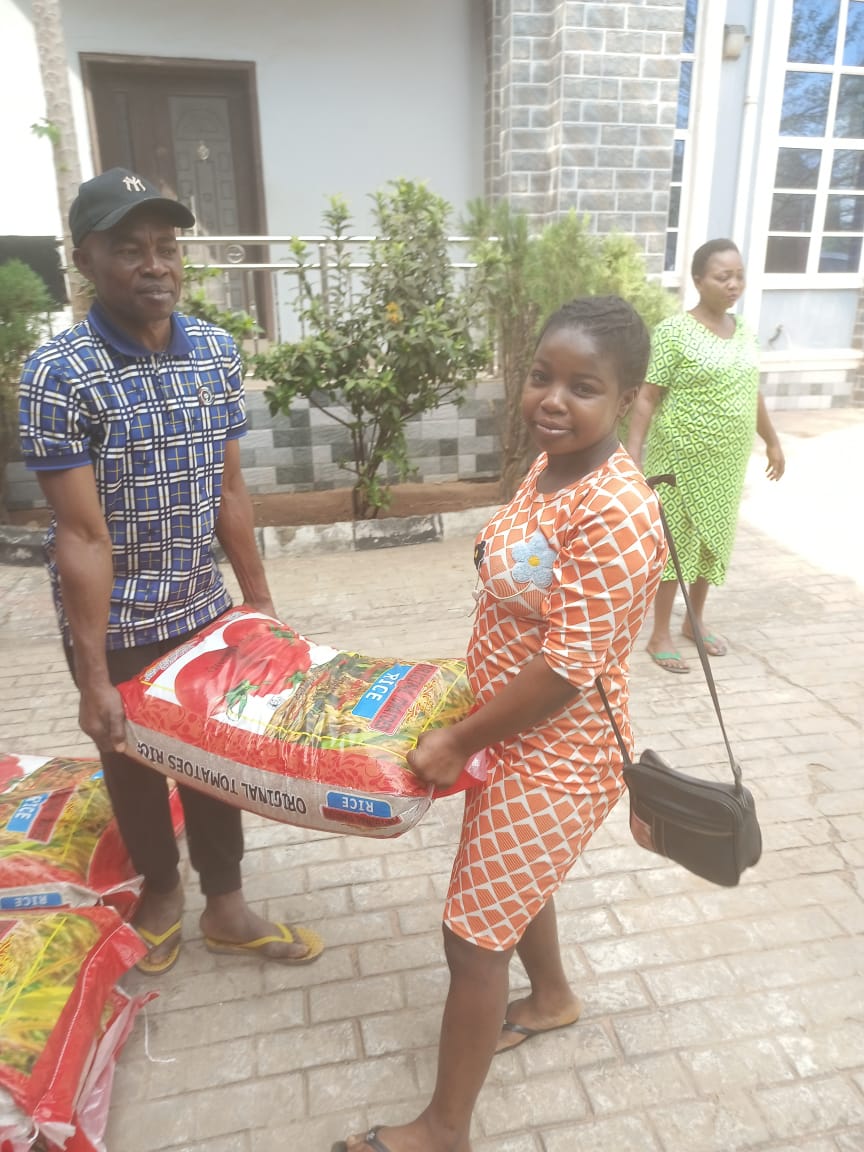 Food drive distribution by the Ojemba and Sam Foundation