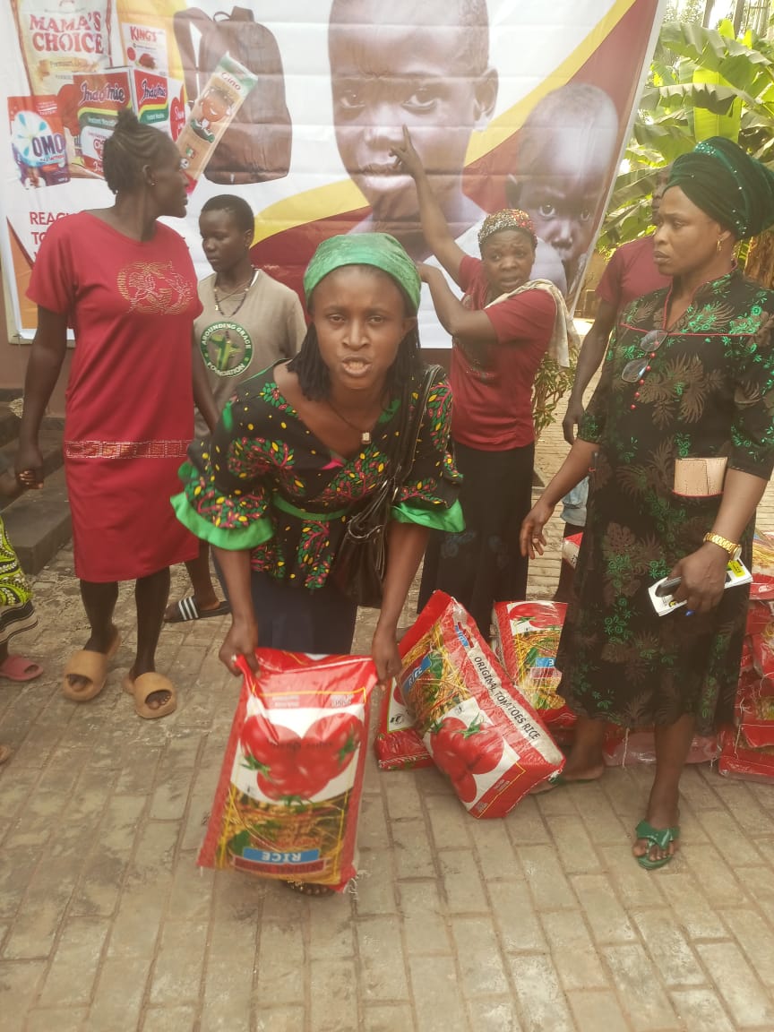 Food drive distribution by the Ojemba and Sam Foundation