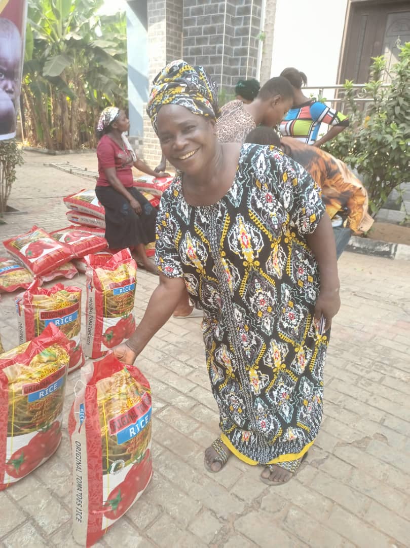 Food drive distribution by the Ojemba and Sam Foundation