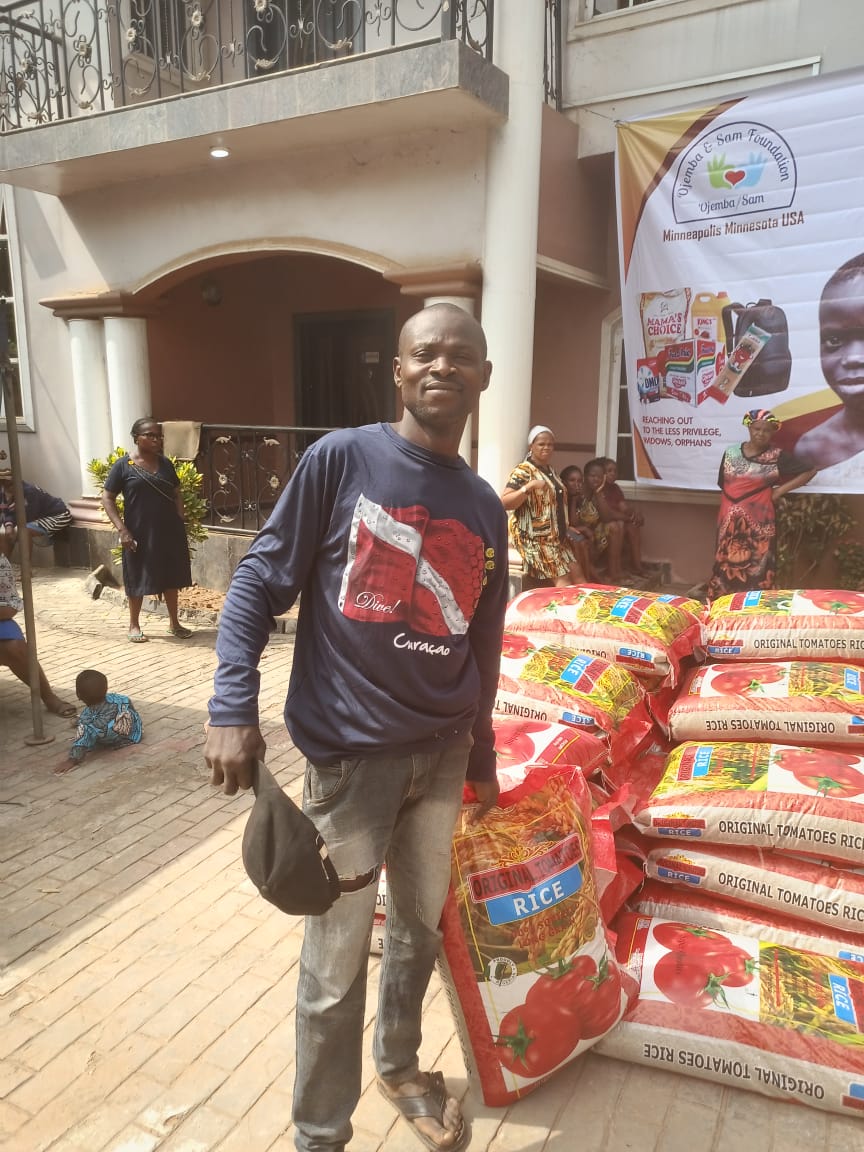Food drive distribution by the Ojemba and Sam Foundation