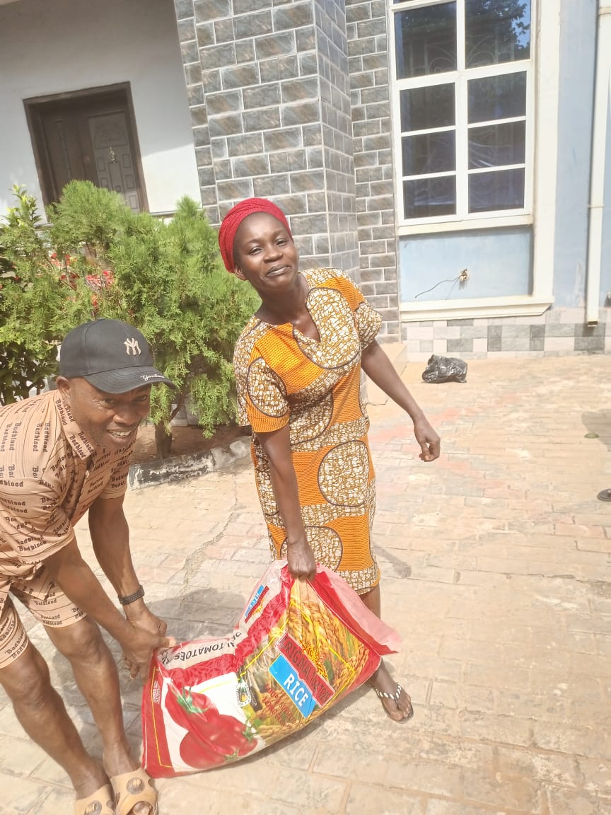 Food drive distribution by the Ojemba and Sam Foundation
